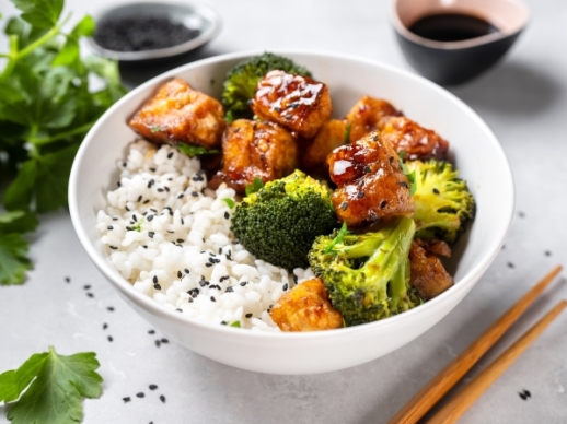 Tofu s araidovou omkou, ryou a brokolicou
